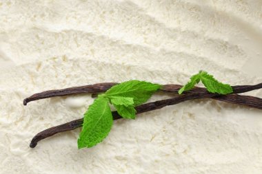 Vanilya pods ve dondurma