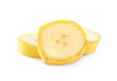 muz dilimleri üzerinde beyaz izole