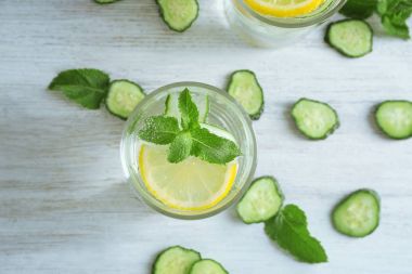 taze salatalık suyu limon