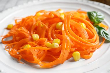 çiğ havuç spagetti 