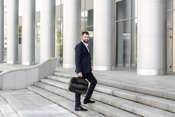 Bonito empresário de sucesso — Fotografia de Stock