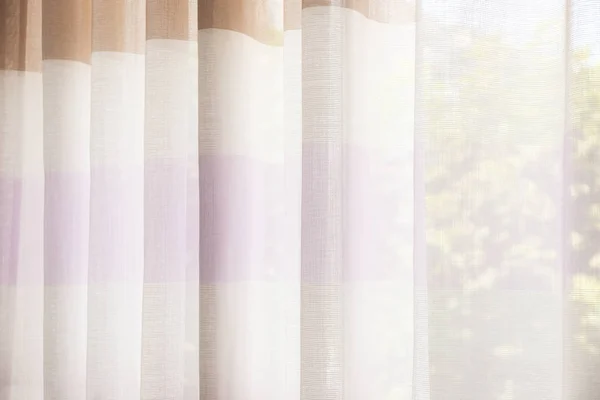 Прекрасные шелковые шторы — стоковое фото