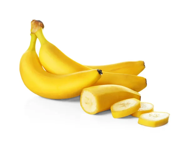 Вкусные бананы на белом — стоковое фото