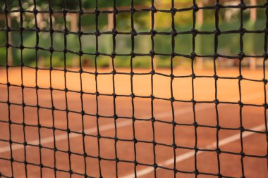 Tenis kortunda net