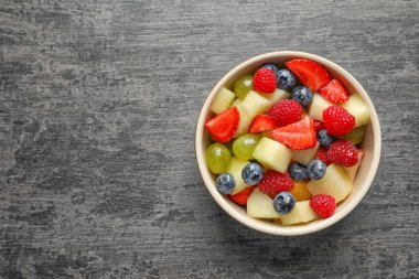 lezzetli meyve salatası