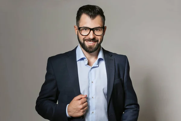 Handsome man in formal clothes — Stock Photo, Image