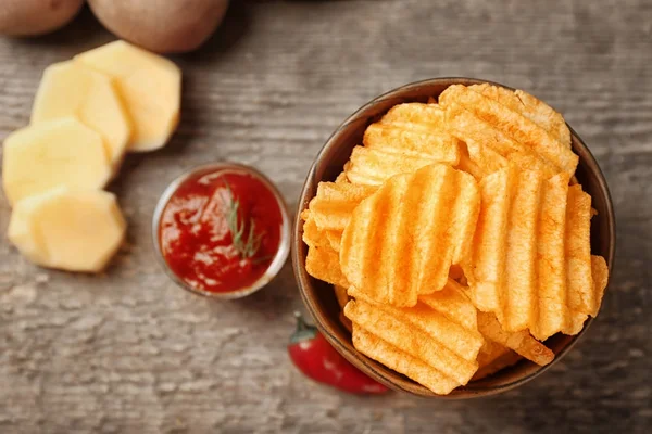 Cuencos con patatas fritas — Foto de Stock