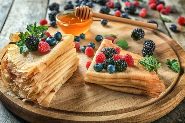 Crêpes fines et savoureuses — Photo