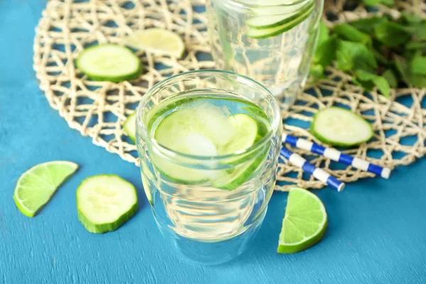 Delicious refreshing water with cucumber — Stock Photo, Image