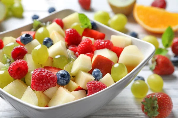 Ensalada de frutas deliciosas —  Fotos de Stock