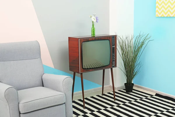 Kamer interieur met oude Tv — Stockfoto