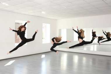 Grup genç dansçılar Studio