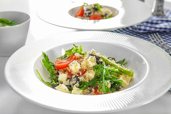 Plaat met quinoa salade — Stockfoto