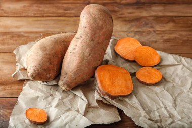 Tatlı patates masada