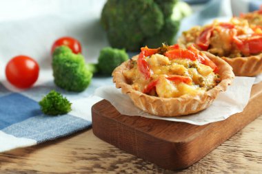 Brokoli ile lezzetli çıtır tart 