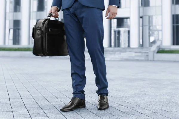 Biznesmen w elegancki garnitur — Zdjęcie stockowe