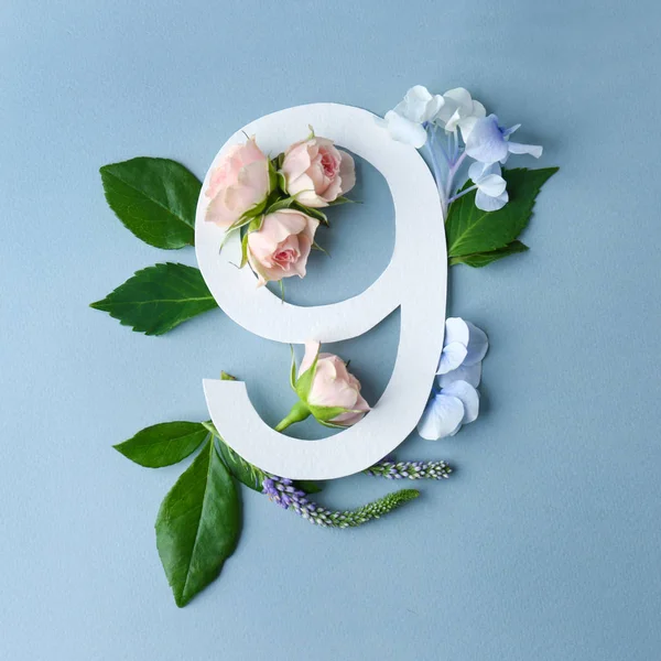 Dokuz numara ile güzel çiçek kompozisyon 