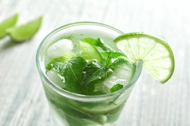 Soğuk taze mojito 