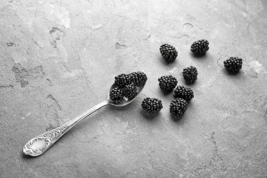 lezzetli olgun böğürtlen