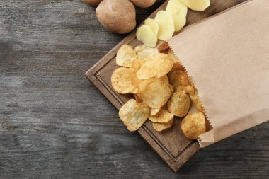 Çıtır patates cipsi.