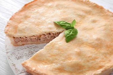 Lezzetli etli börek 