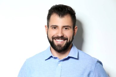 Işık yakışıklı adam 