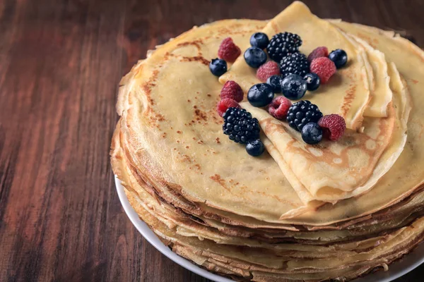 Deliciosas panquecas finas — Fotografia de Stock