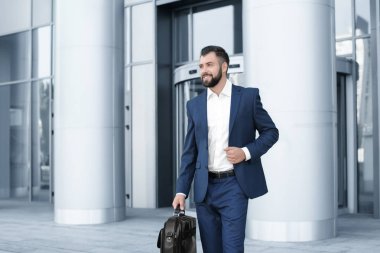 yakışıklı başarılı iş adamı