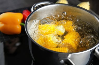 Tencereye mısır koçanı ile 