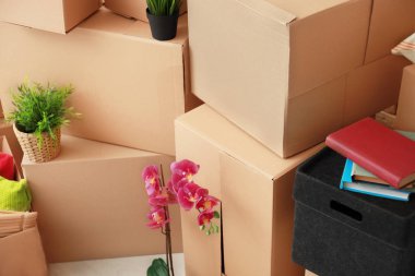 Odada birçok hareket kutuları