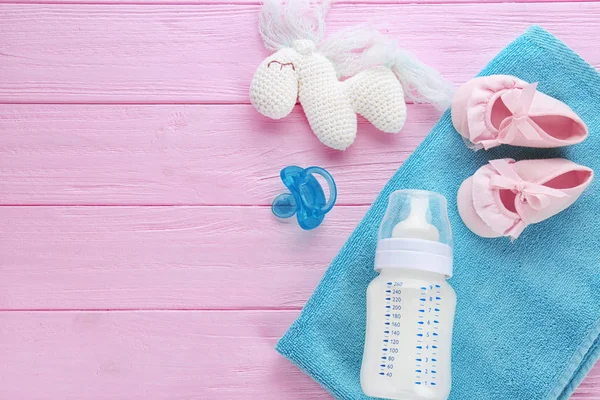 Garrafa de alimentação de leite de bebê fórmula — Fotografia de Stock