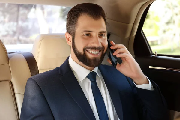 Businessman in elegant suit — Stock Photo, Image