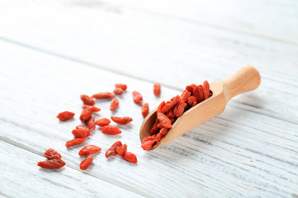 dried goji berries 