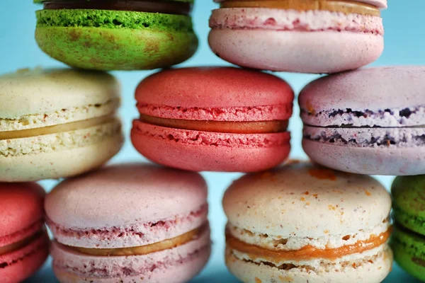 Lezzetli renkli macaroons, yakın çekim — Stok fotoğraf