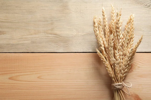 Спелая натуральная пшеница — стоковое фото