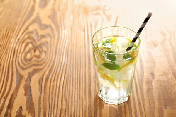 Zimny świeży mojito — Zdjęcie stockowe