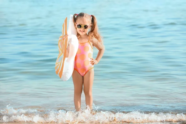 Cute Little Girl Plaży Morskiej — Zdjęcie stockowe