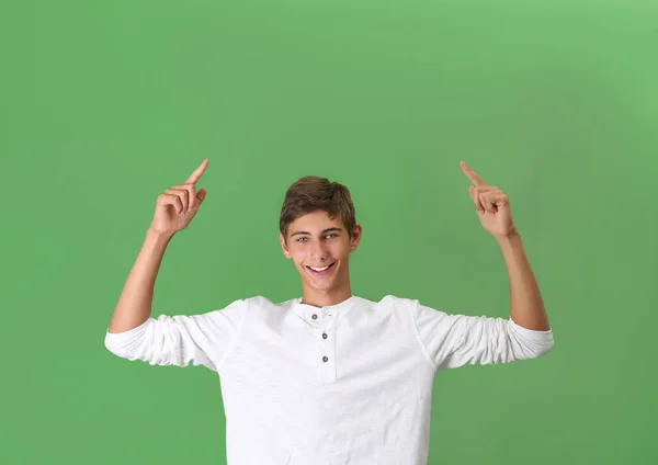 Teenager in Freizeitkleidung — Stockfoto