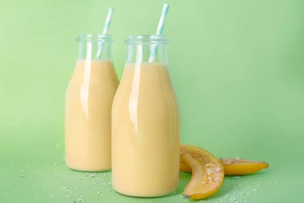 Välsmakande banan smoothie — Stockfoto