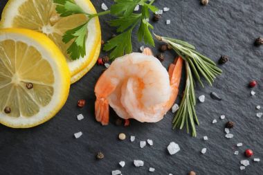 Limon ile lezzetli karides