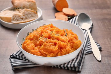 Tatlı patates ile kase