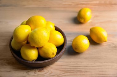 Olgun limon ile plaka 