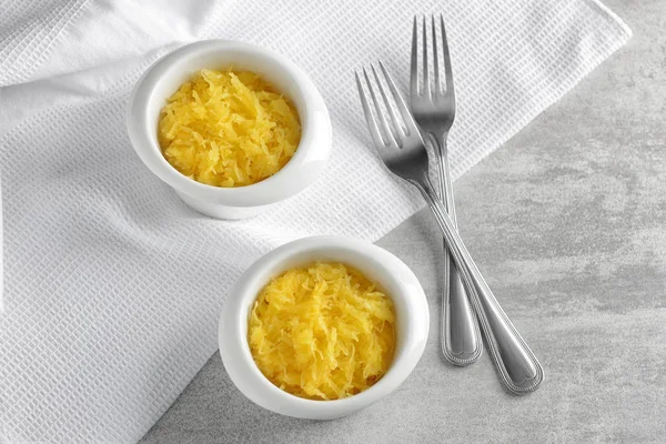 Ramekins with tasty spaghetti squash — Stock Photo, Image