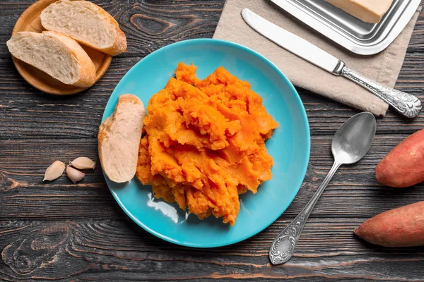 Tigela com batata doce — Fotografia de Stock