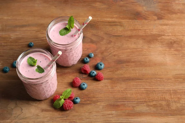 Berry protein shakes — Stock Photo, Image
