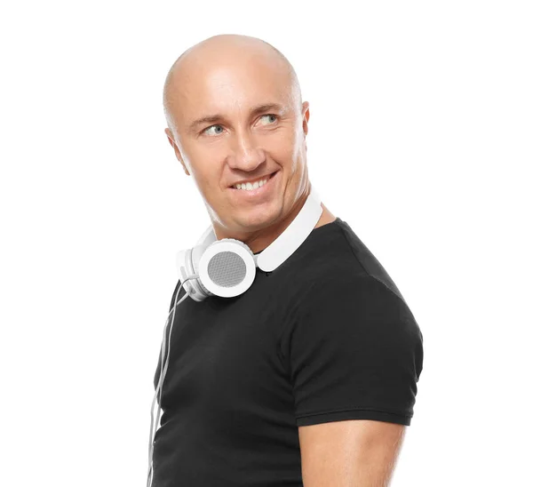 Homem careca em t-shirt preta no fundo branco — Fotografia de Stock