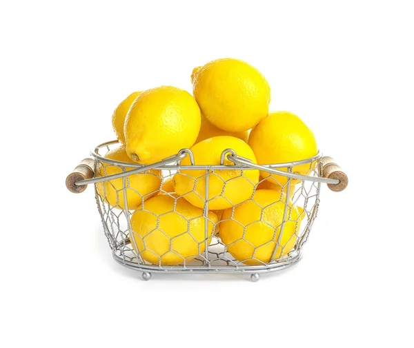 Kovový koš s zralé žluté citrony — Stock fotografie