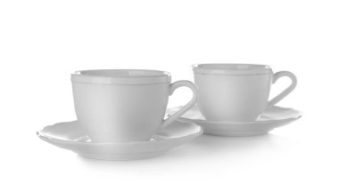 Beyaz arka plan üzerinde seramik dishware