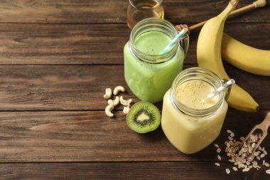 Kavanoz ile lezzetli protein karışımlarından