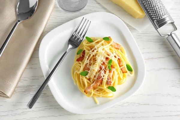 Pasta carbonara with bacon — Stock Photo, Image
